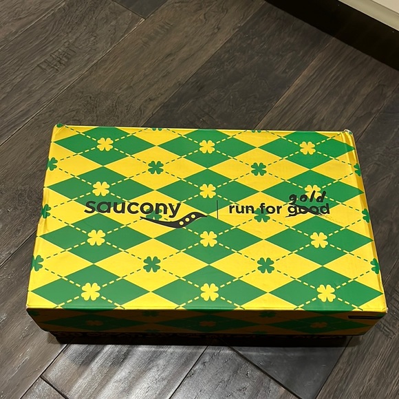 Saucony Kinvara 12 St. Patrick’s Pattys Day Clover Green shoes sneakers Mens 9.5 - Picture 13 of 16